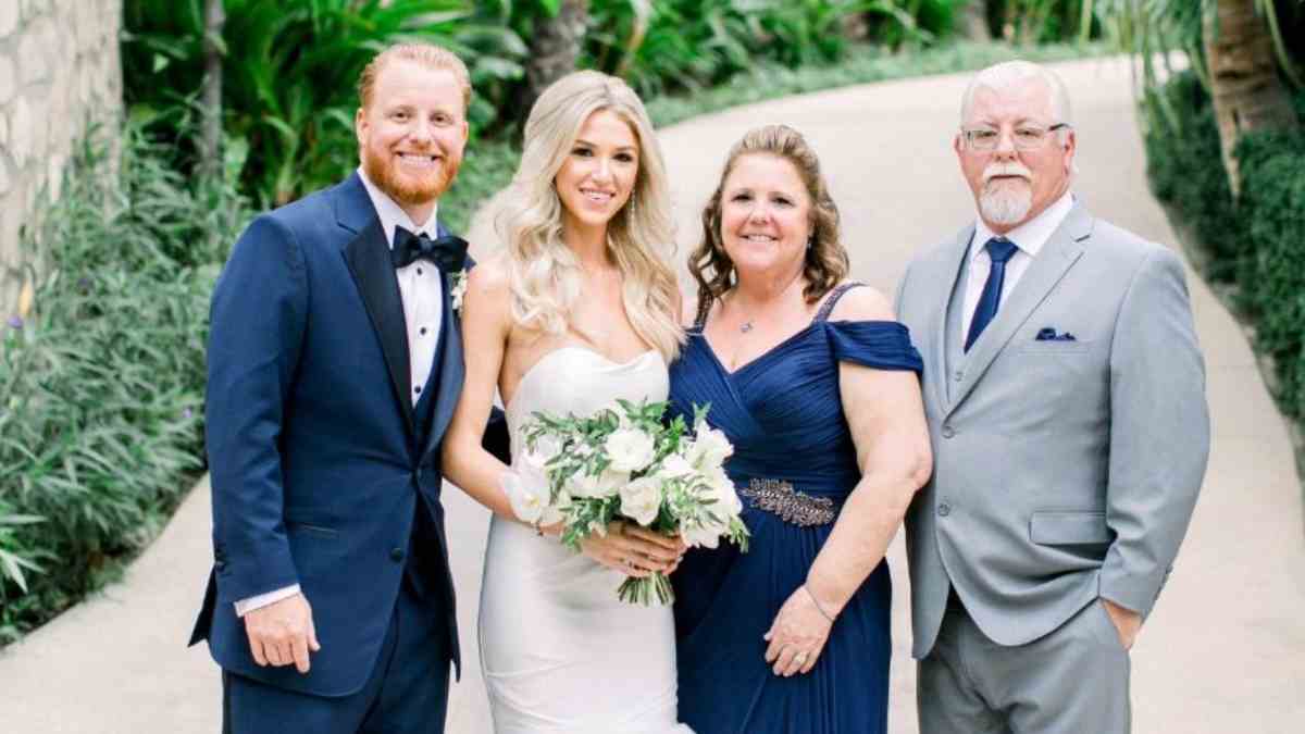 Justin Turner Net Worth, MLB Career, Endorsements, Wife, Family and more