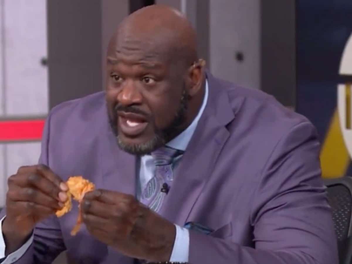 Ernie Johnson makes Shaquille O’Neal eat a frog on LIVE TV