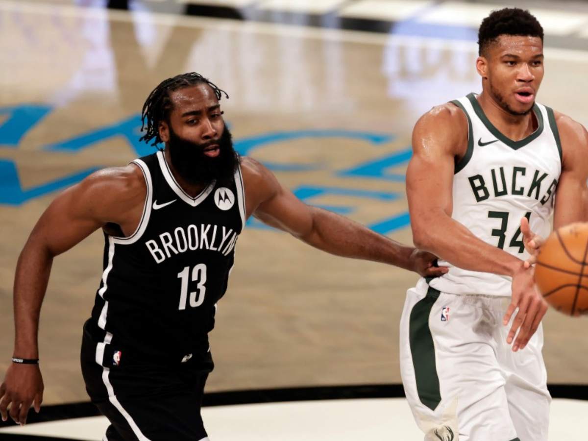 giannis antetokounmpo foot size