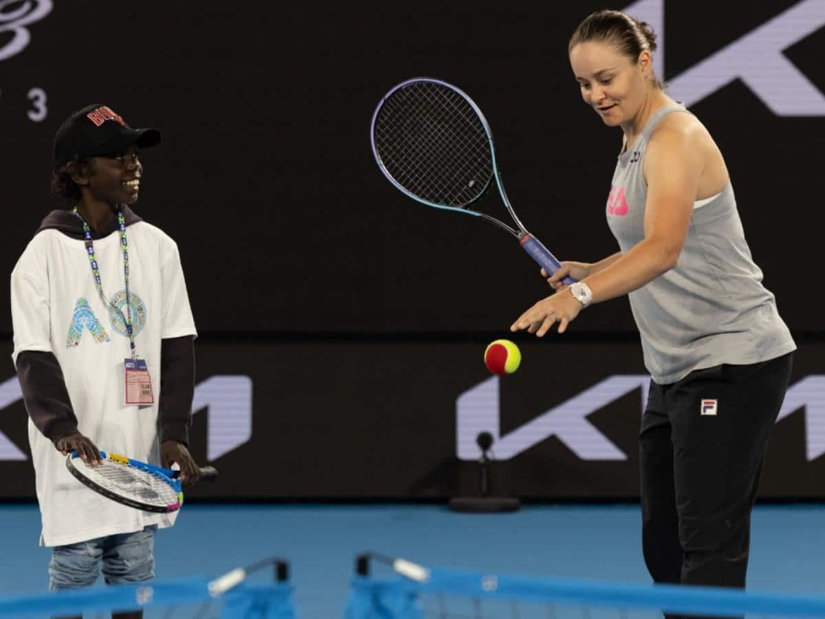 Ash Barty delights fans as she returns to court at Australian Open