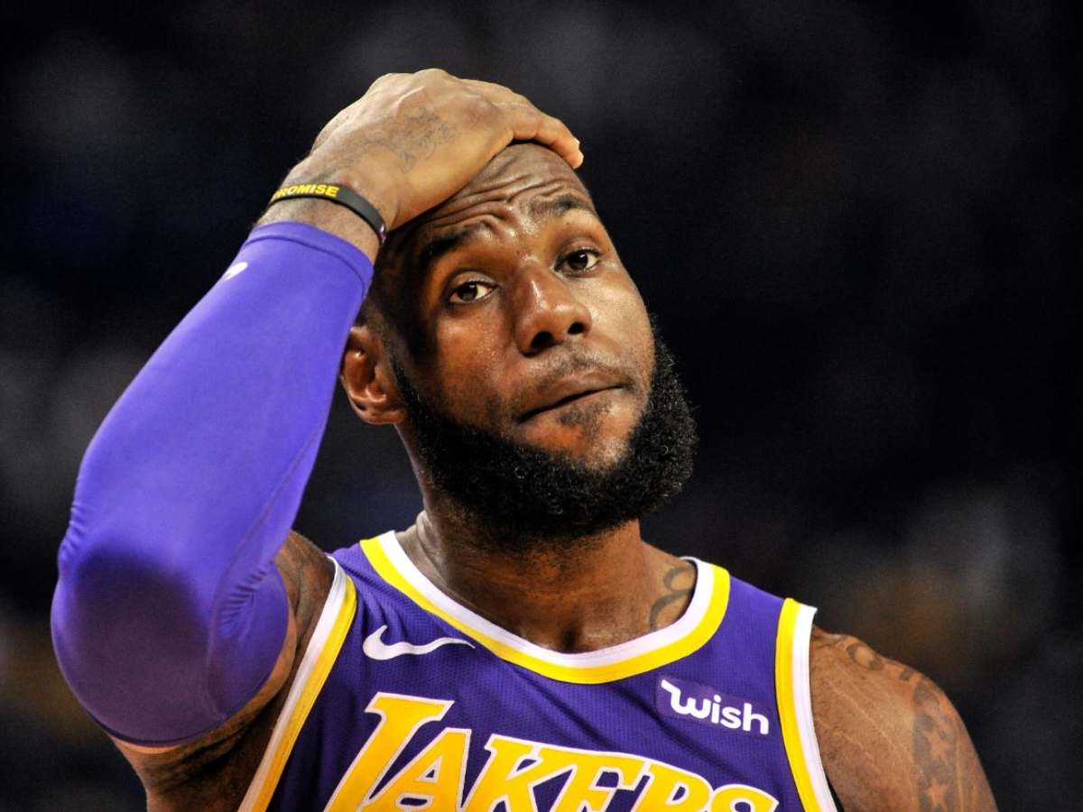 “Get the GOAT some help” Fans in utter DISMAY as LeBron James’ historic 46-point game gets discarded against Clippers