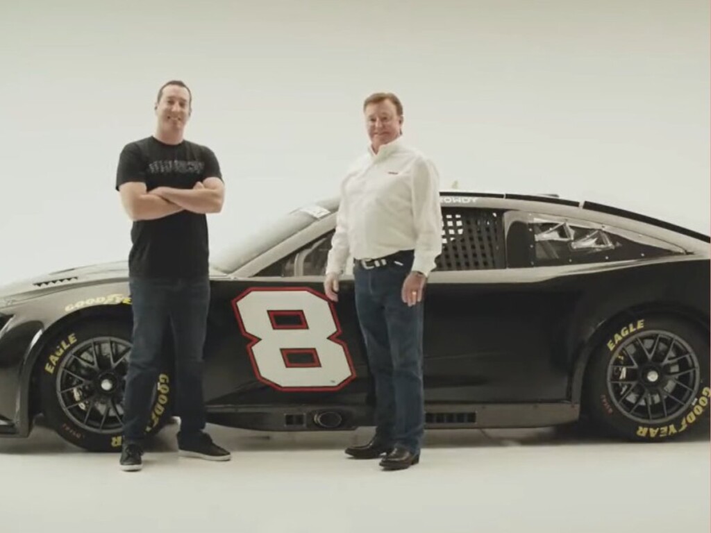 Kyle Busch and Richard Childress (Credits: TheChecheredflag)