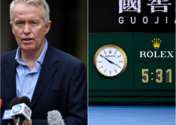 Craig Tiley (L), Clock at the and of Andy Murray and Thanasi Kokkinakis match (R)