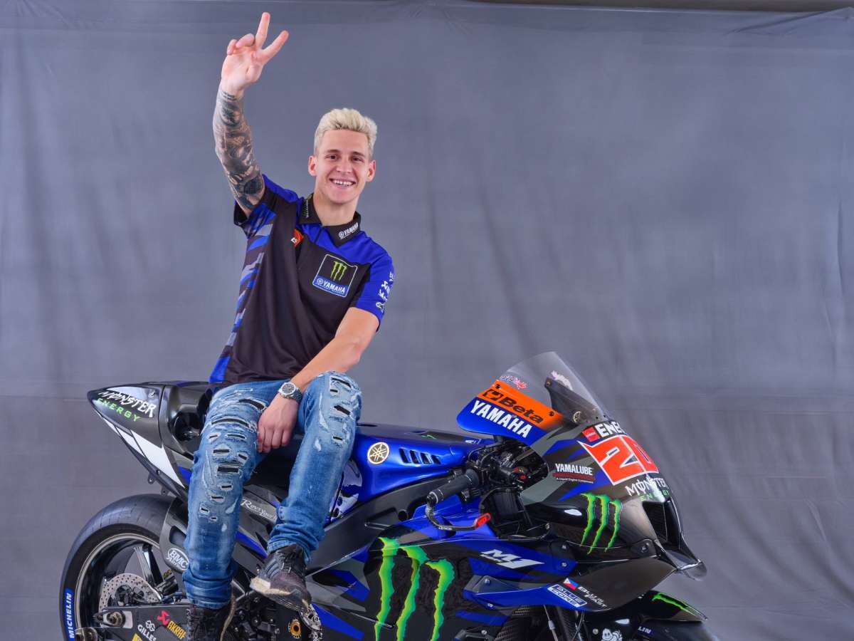 “No, sorry it’s awful,” Fans react as Fabio Quartararo shows off his brand new ride for the 2023 MotoGP season