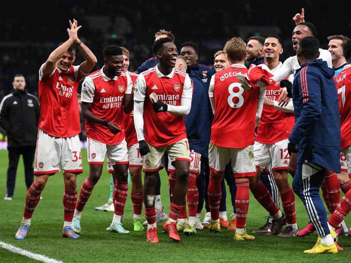 “Gunners are firing”- Fans react as Arsenal looks clear favorites to win 2022-23 Premier League at half stage after defeating Manchester United