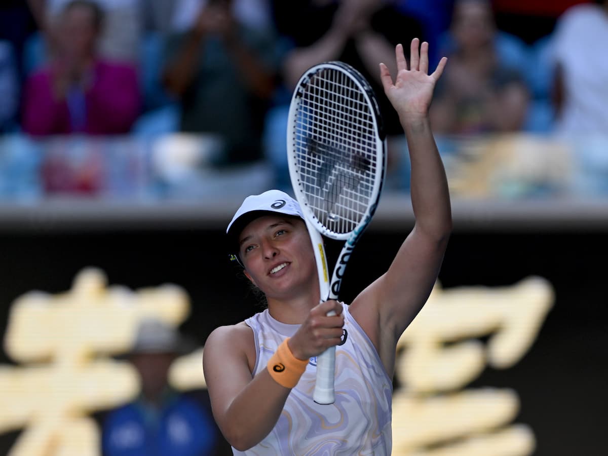 Eager Iga Swiatek just too slick at the Australian Open