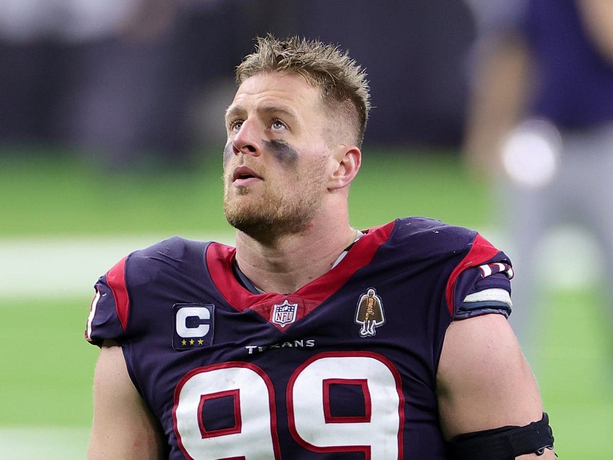 “Come drop me then,” JJ Watt gets into tussle on social media with hockey commentator over Wayne Gretzky’s jersey no.