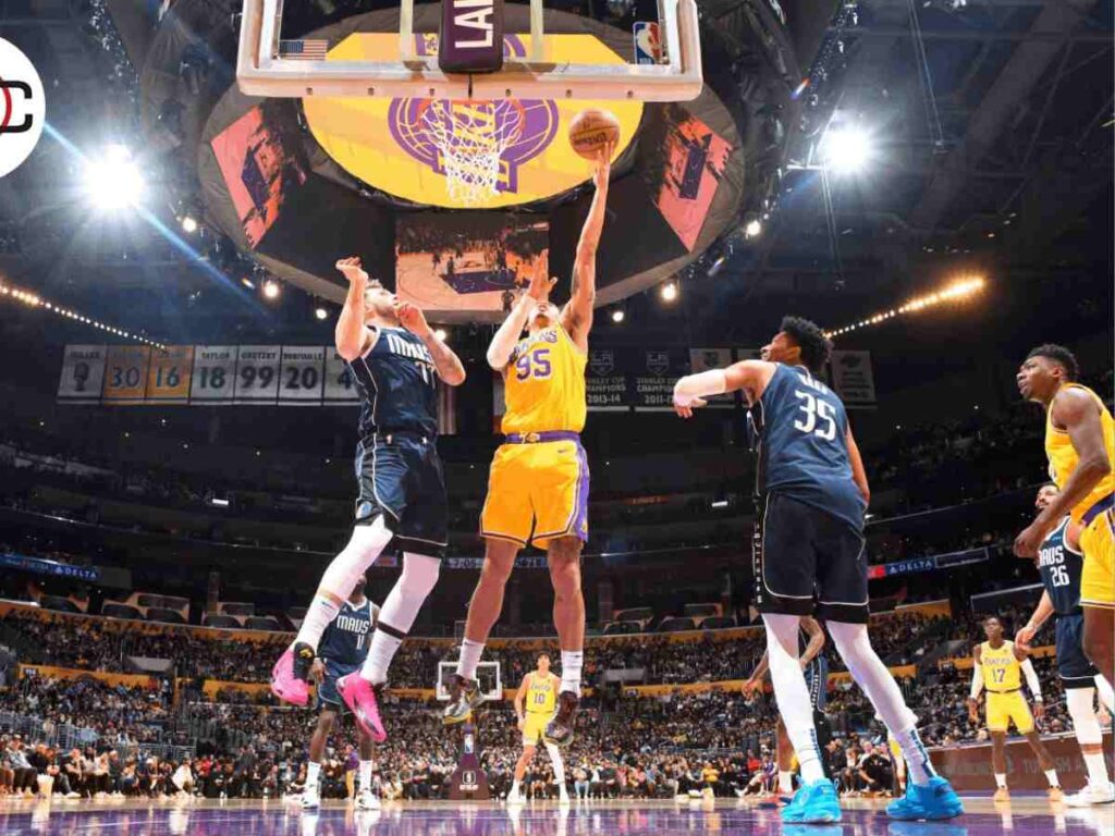 The Laker Files on X: Lakers 30 Point Comeback Win vs Mavericks - Dec 6,  2002 Lakers 27 Point Comeback Win vs Mavericks - Feb 26, 2023 Mark Cuban's  reaction 21 years apart 😭  / X