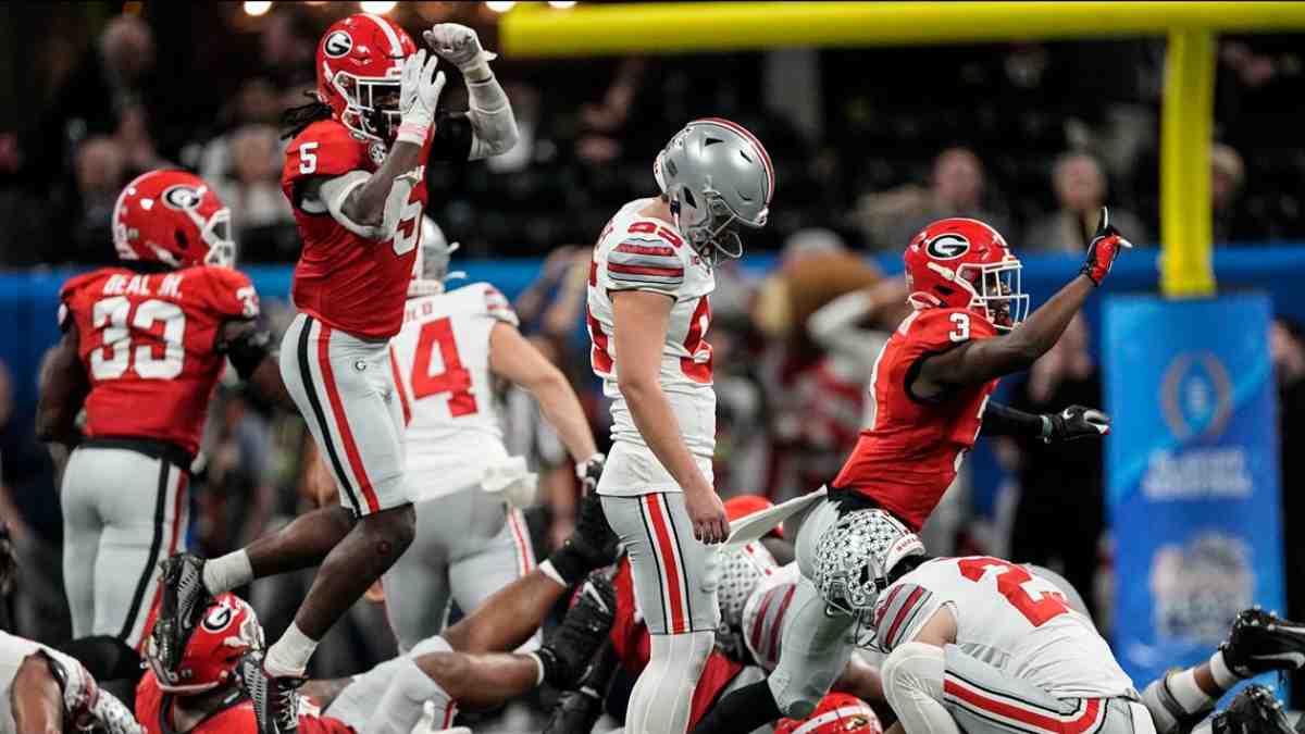 WATCH: Georgia Bulldogs have a DREAMY start to the New Year as Ohio State kicker SHANKS the field goal right at the stroke of midnight