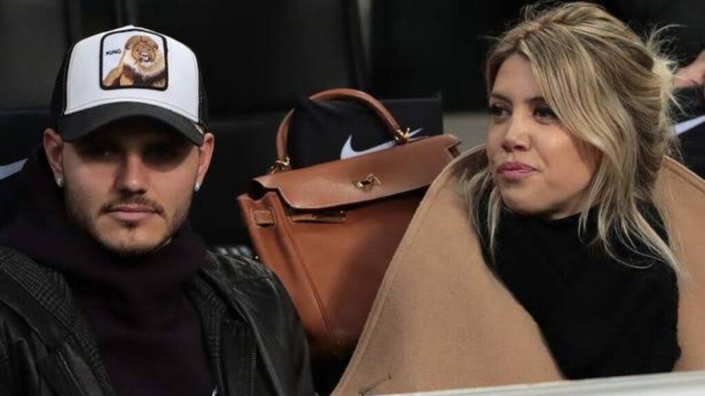 “No filthy, don’t come near me,” Mauro Icardi’s ex-wife Wanda Nara shuts down a fan asking to get clicked with her 1 Q 1673123528
