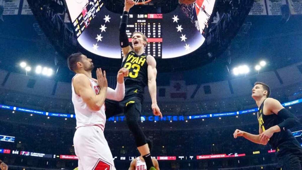 Lauri Markkanen throws down nasty poster dunk on Nikola Vucevic 😵 