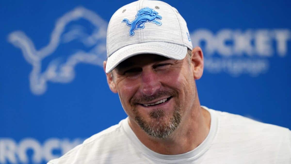 Lions’ HC Dan Campbell delivers a fiery speech after denying Aaron Rodgers and the Packers a ticket to the playoffs