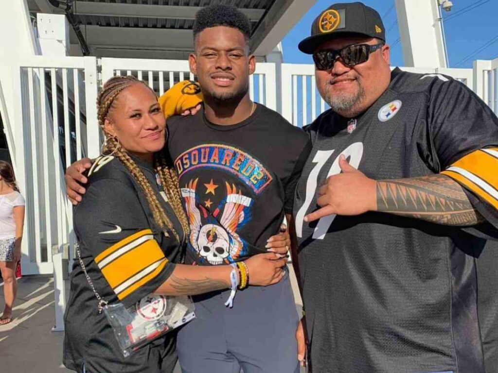 JuJu SmithSchuster's parents Meet his guardians, Sammy and Lawrence