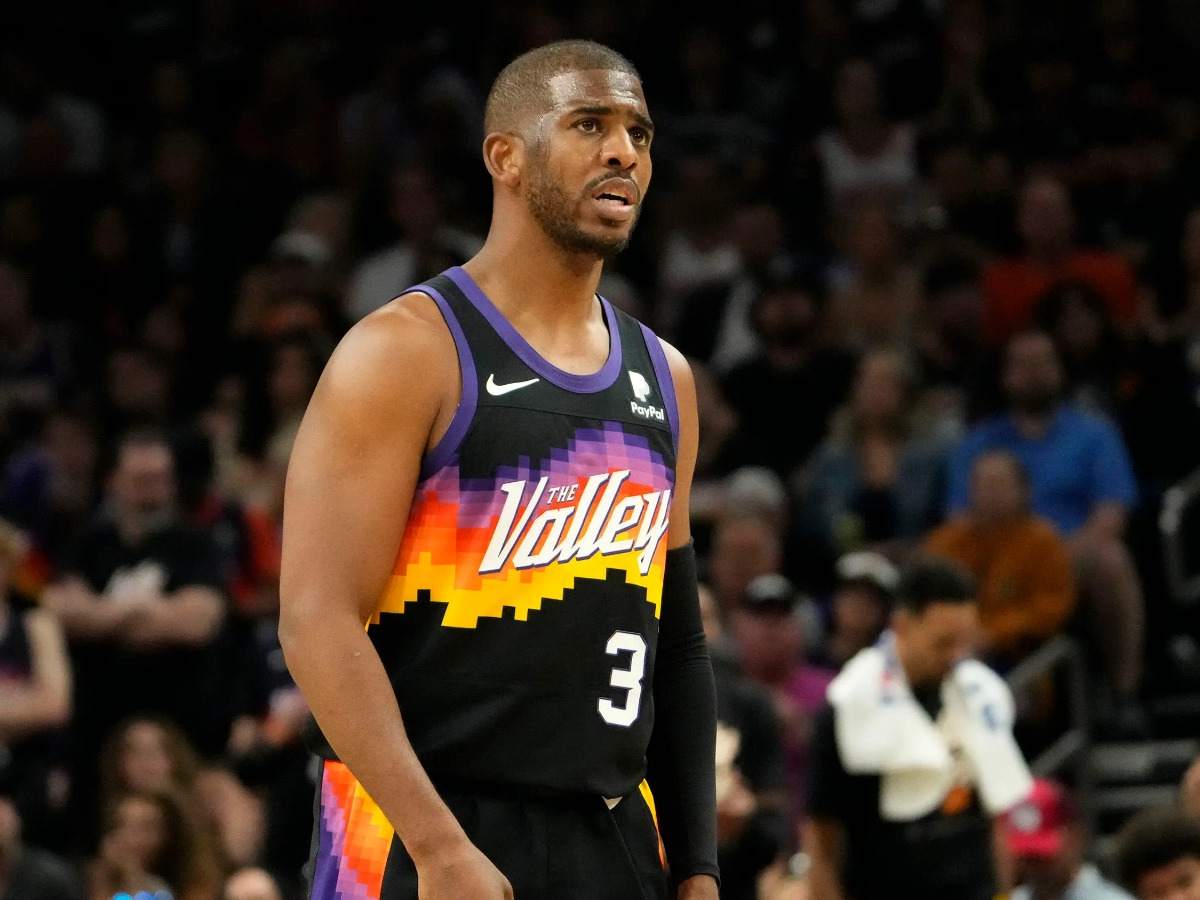 “Arguably his best performance” fans roast Chris Paul for scoring 3 points in 32-point blow-out loss against the Hawks