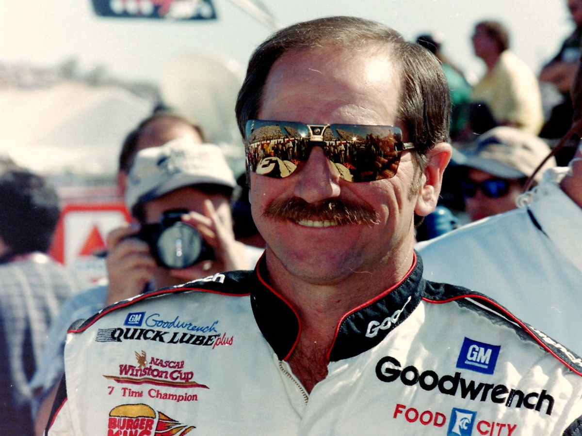 “I was blessed,” Mike Joy recalls Dale Earnhardt’s 20-year curse-breaking 1998 Daytona win