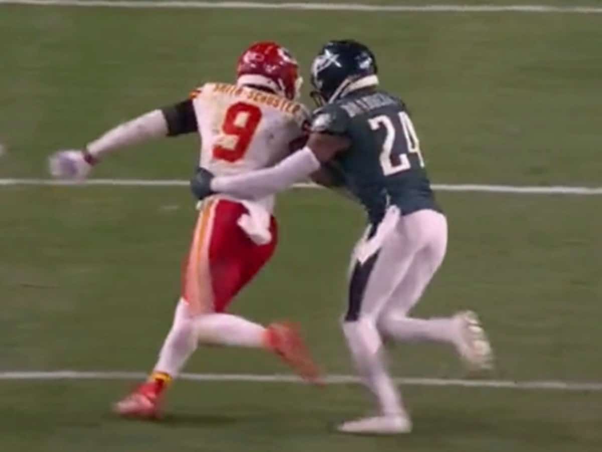 “Rigged, Worst call in SB history!” – NFL Twitter ENRAGES after the refs gave a ‘controversial’ late holding penalty against James Bradberry which helped the Chiefs win