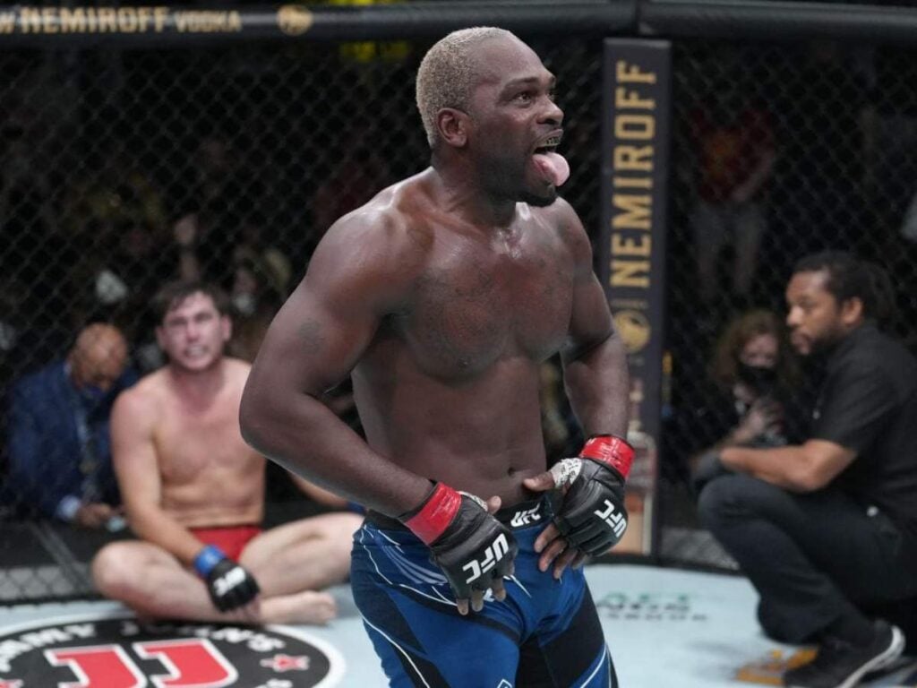 Derek Brunson celebrating his victory (Image Courtesy - Bloody Elbow)