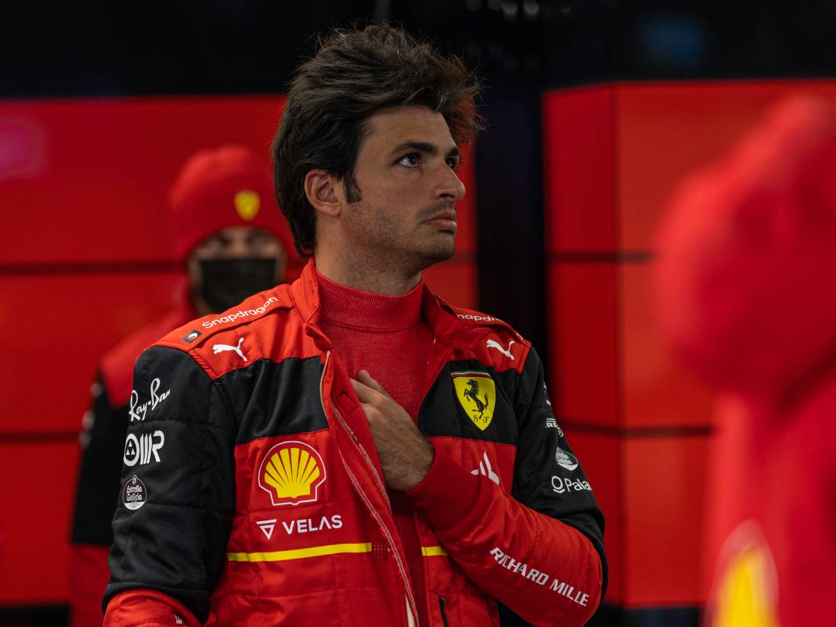 Carlos Sainz backs Ferrari to be “competitive” in Saudi Arabian GP