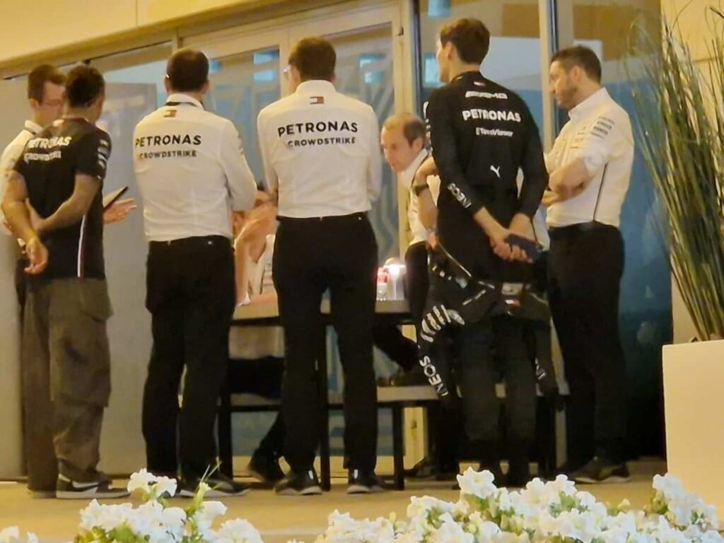 The Mercedes F1 team meeting after day 2 of pre-season testing