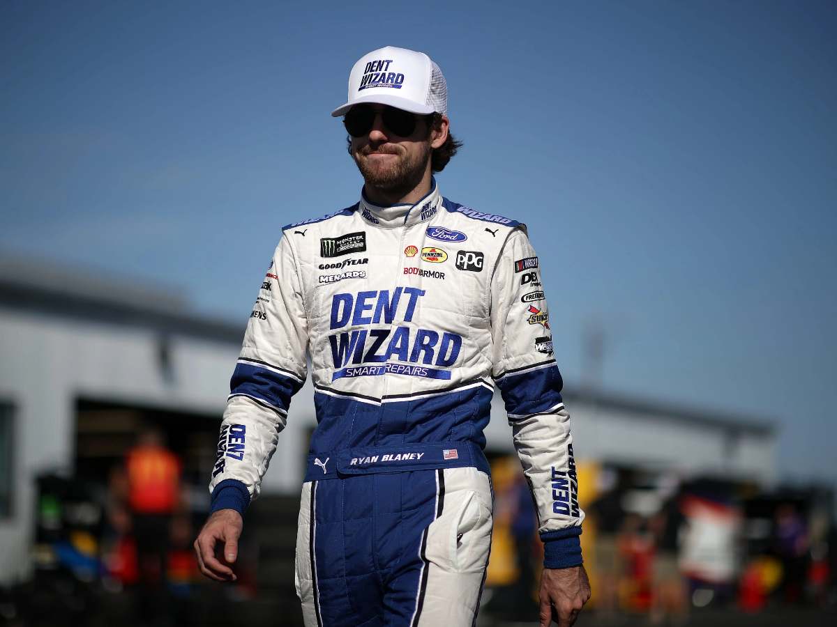 Ryan Blaney chooses between Bristol dirt and concrete pavement              