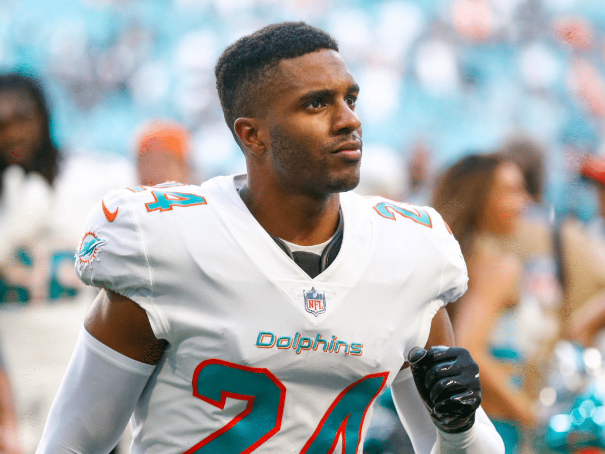 Dolphins CB Byron Jones STERNLY warns players to not take the pills the NFL medical staff provides, reveals he can’t ‘run or jump’ due to the injuries