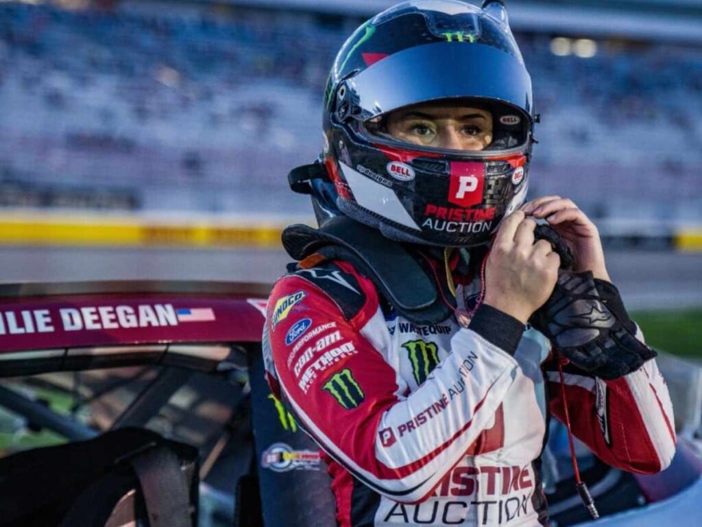 Hailie Deegan (Credits: @NASCARXfinity)