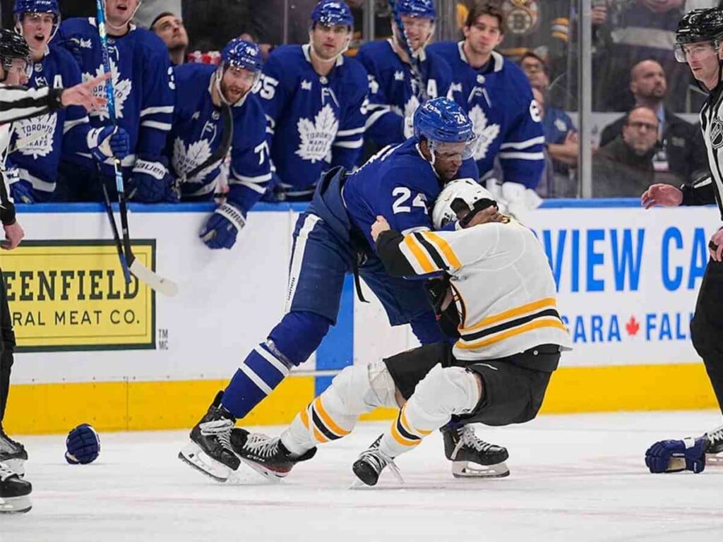 Wayne Simmonds and A.J. Greer [Image Credit: 98.5 The Sports Hub]