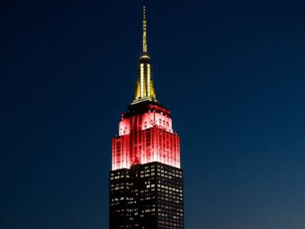 The Empire State Building in all its glory sporting the color red in support of the Chiefs (via Twitter)