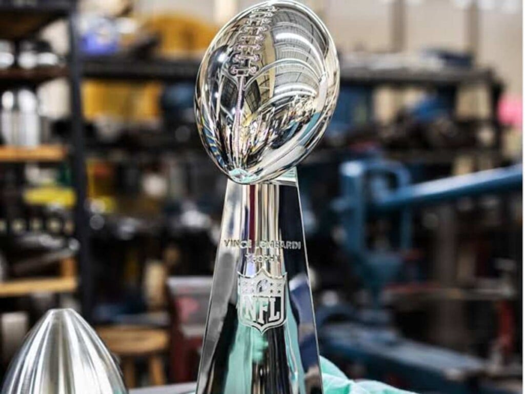 Vince Lombardi Trophy (via Twitter)