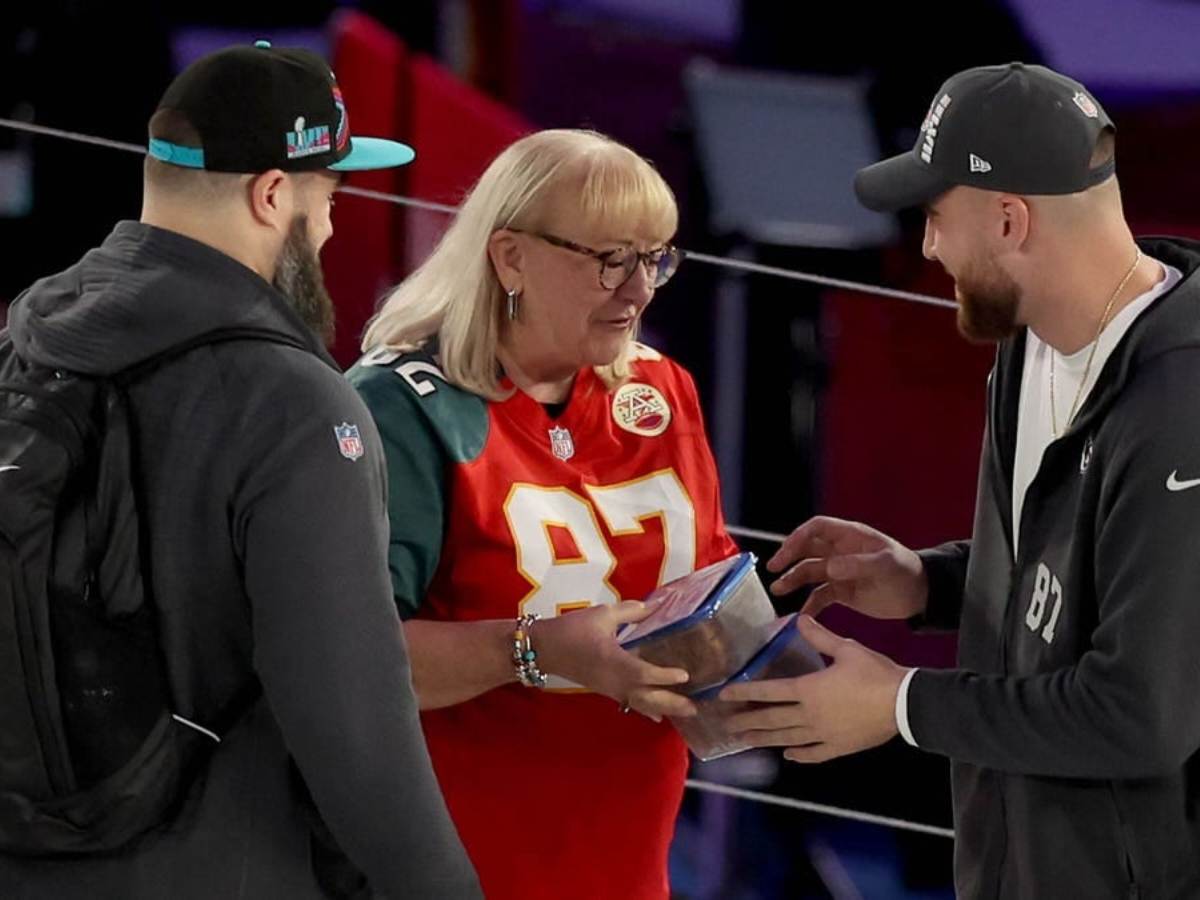 WATCH: Brothers Travis Kelce and Jason Kelce light up the Super Bowl LVII Opening Night ahead of historical game between the Eagles and Chiefs