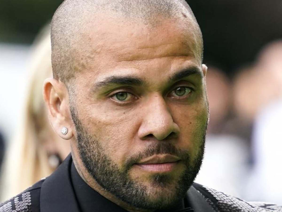 Former Barcelona star Dani Alves gives update about his state of mind after spending 1 month in jail over s***al abuse charges, says he ‘shouldn’t be in there’