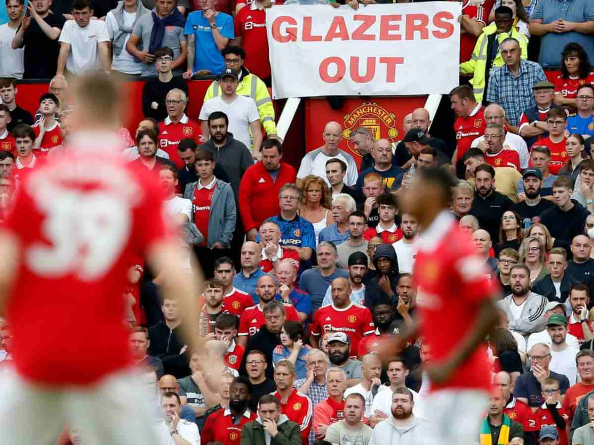 Manchester United share prices take massive dip following Glazers’ interest in staying at Old Trafford