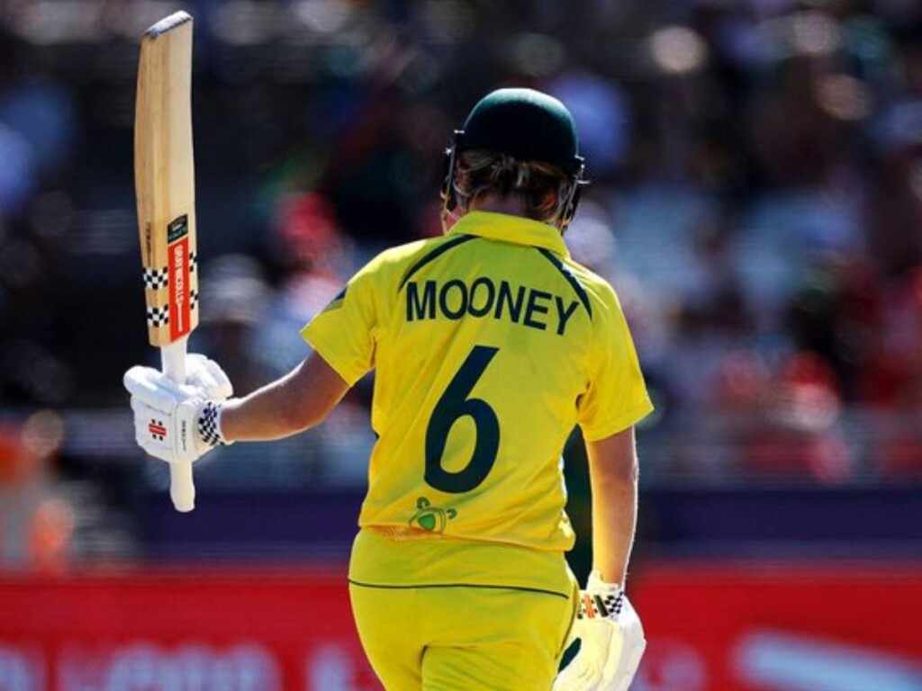 Beth Mooney saves Australia from faltering against South Africa