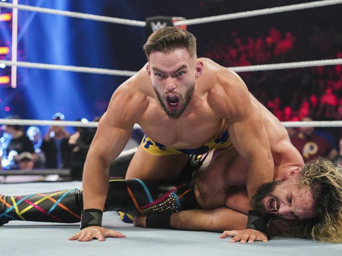 WATCH: Seth Rollins encourages a young kid to attack Austin Theory during a recent live event