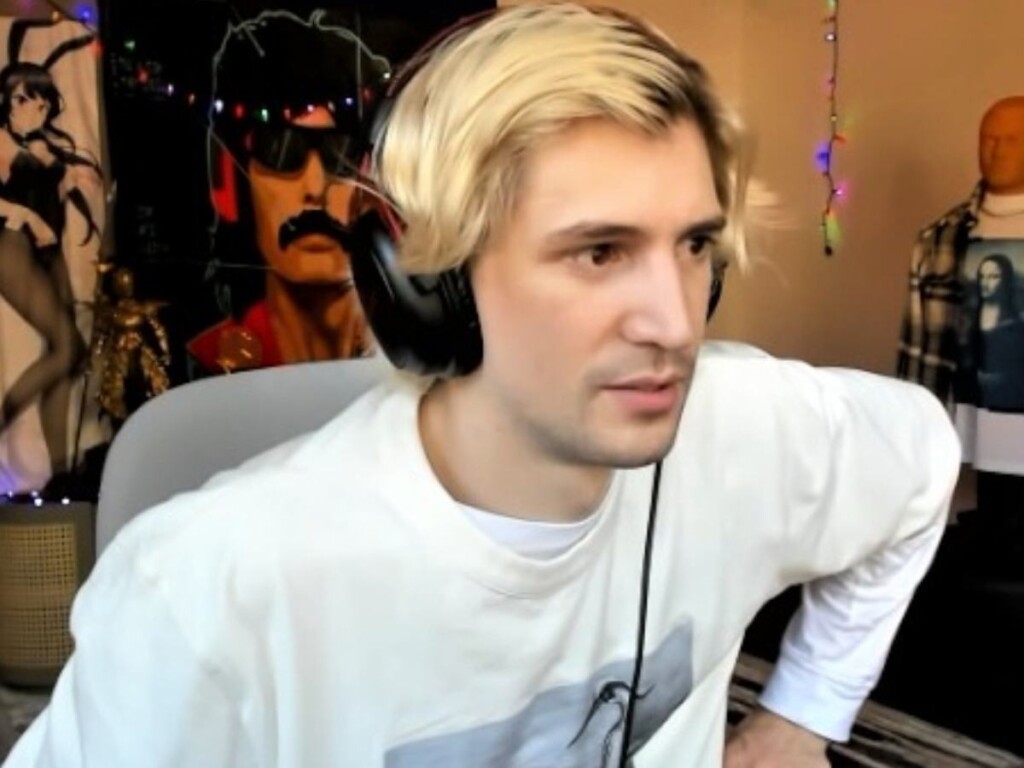 Xqc Risks Twitch Ban After Accidentally Opening A Nude Picture On Livestream Firstsportz