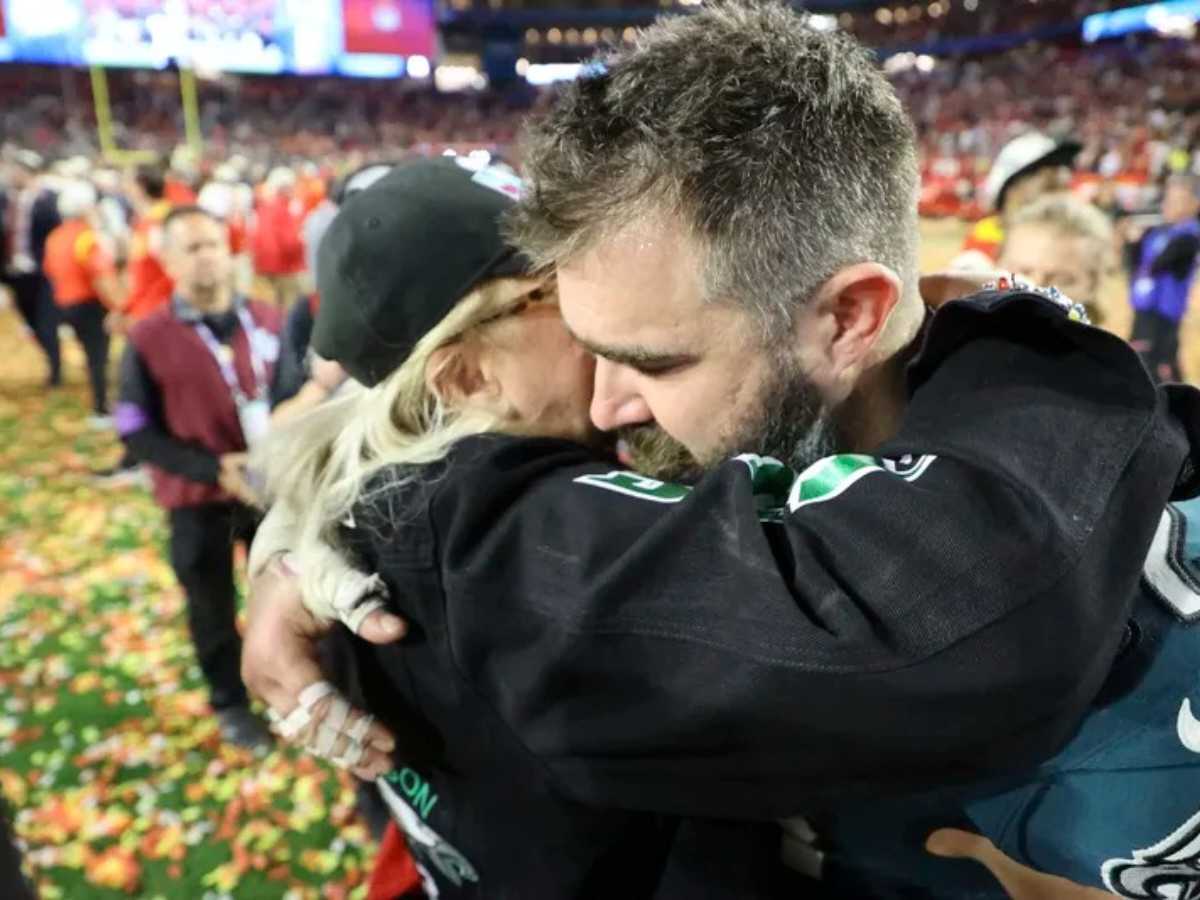 <strong></noscript>WATCH: Mother Donna Kelce consoling Eagles’ Jason Kelce in a ‘heartwarming’ moment breaks the internet</strong>