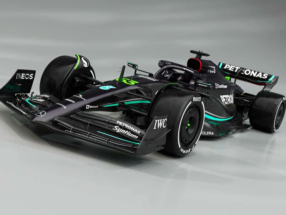 “Mercedes isn’t porpoising anymore” – Fans react as the W14 is driven on a racetrack for the first time