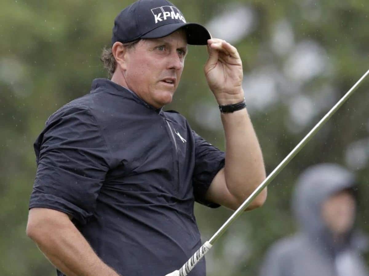 Phil Mickelson falls out of top 300 OWGR for first time in his career following PGA Tour defect