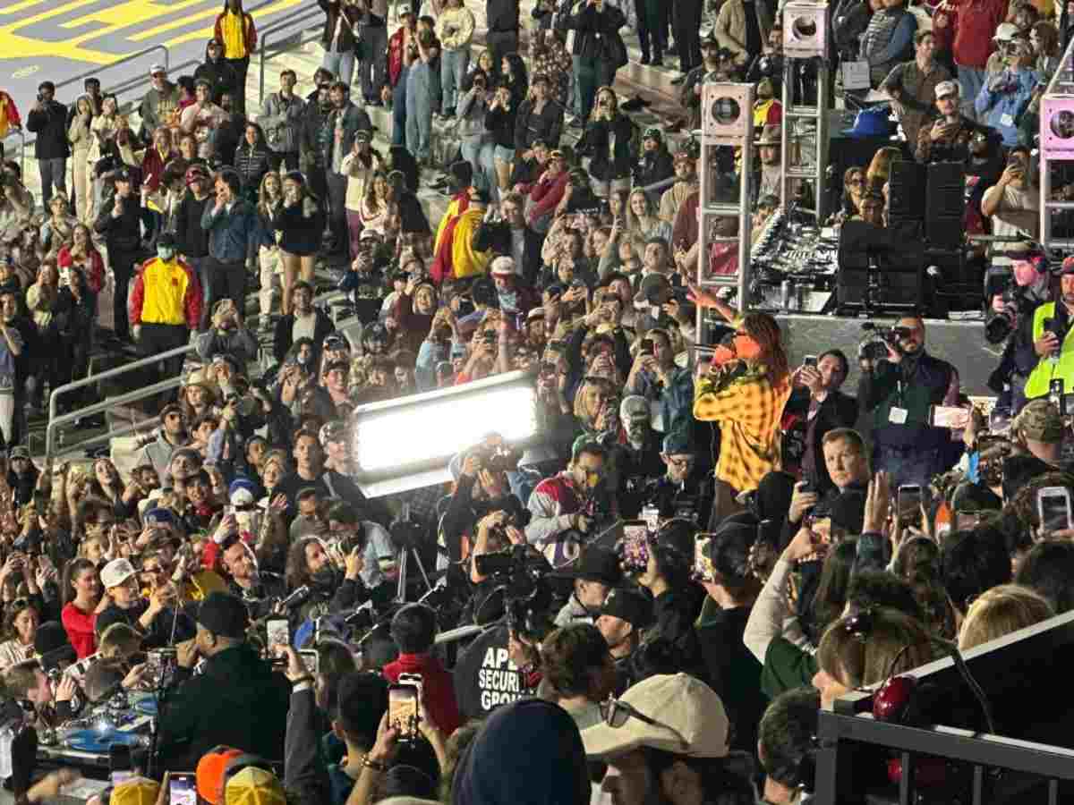 “Lame. Anyone can lip sync; Better than hearing country all the time”- Fans react to Wiz Khalifa’s NASCAR LA Clash Halftime show