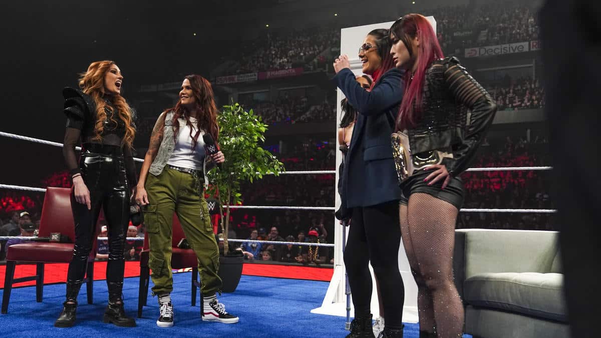 Top SmackDown star advertised for next week’s Raw to possibly set up a WrestleMania 39 match with Lita and Becky Lynch