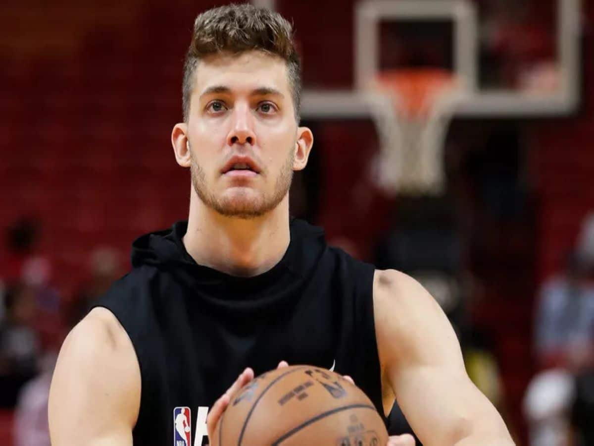 Bucks’ sign Meyers Leonard on 10-day deal after anti-Semitic slur saw his NBA tenure end