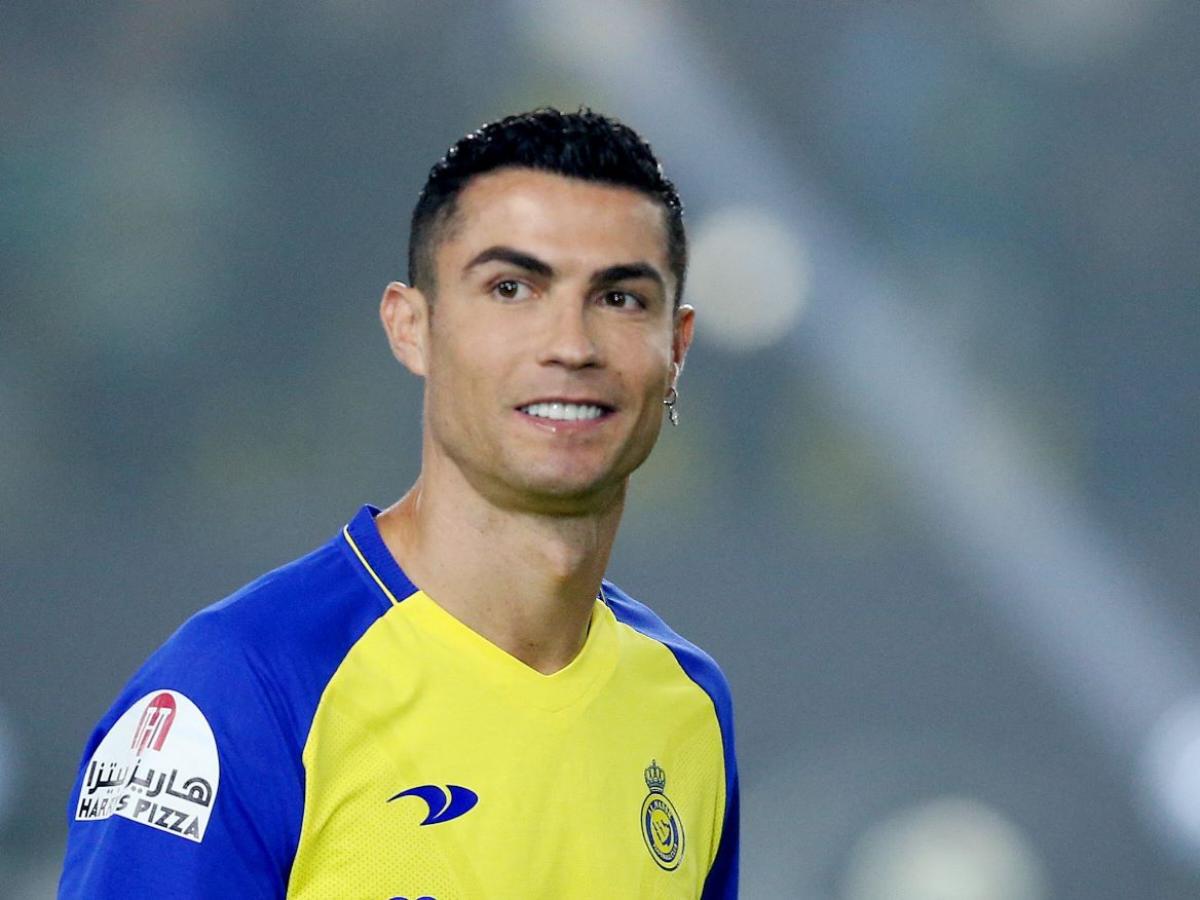 “Carrying Al Nassr on his shoulders”- Fans react as Cristiano Ronaldo scores for 22nd Year in a row to secure a crucial point for Saudi club