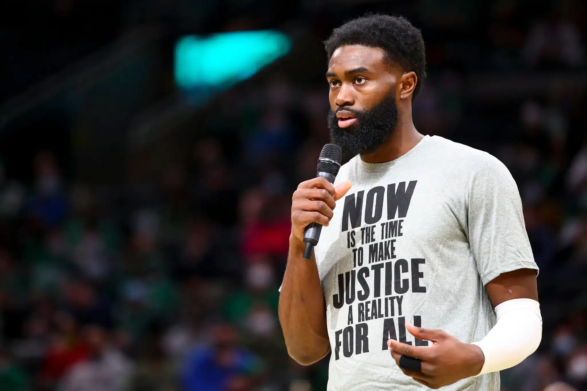 “They are the problem,” Jaylen Brown TARGETS a section of ‘extremely toxic’ Celtics fans amidst recent heatups