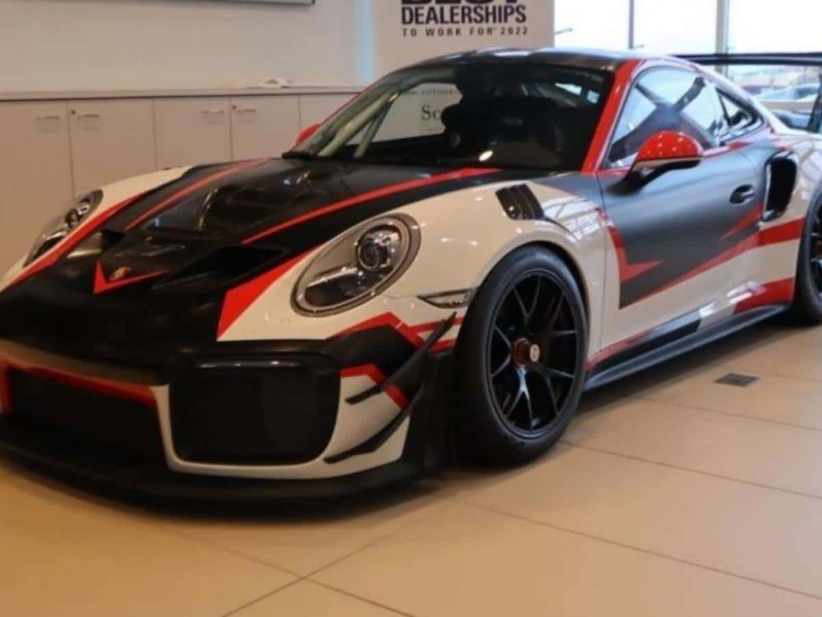 <strong></noscript>Max Verstappen’s limited edition Porsche 911 GT2RS Clubsport is for sale for a staggering price</strong>