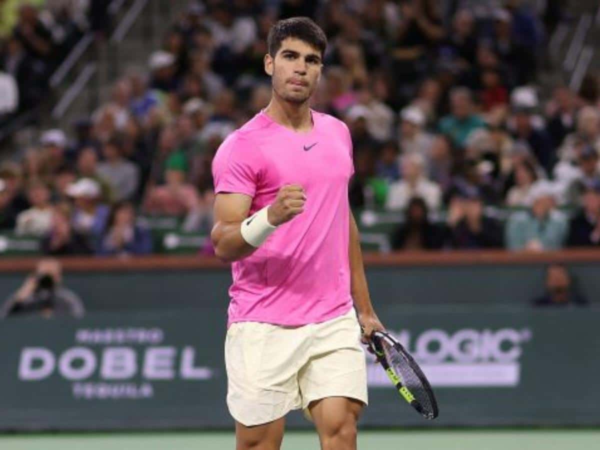 WATCH: Carlos Alcaraz shows incredible court coverage to win a thrilling point against Felix Auger-Aliassime in Indian Wells