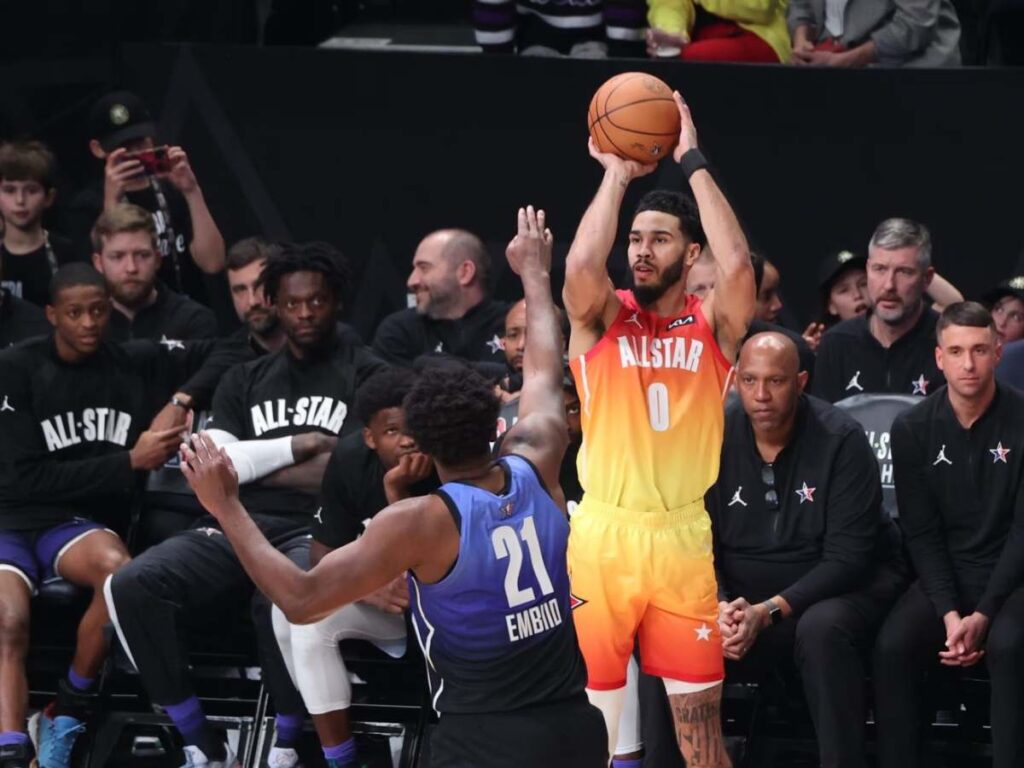 Jason Tatum at the all star game
Credits: NBA
(image via source; https://www.nba.com/watch/video/jayson-tatum-with-17-points-in-the-3rd-quarter-vs-team-lebron?plsrc=nba&collection=72nd-nba-all-star-game)