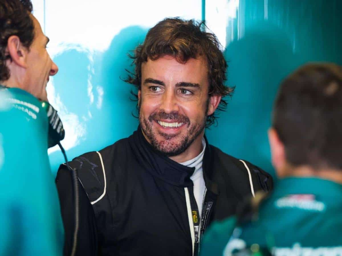 Who are the F1 drivers with more podiums than Fernando Alonso?