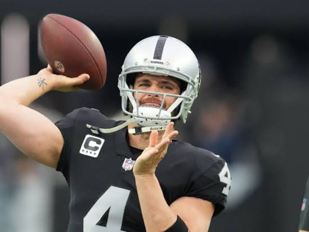 Derek Carr during his time with the Raiders (via Twitter)