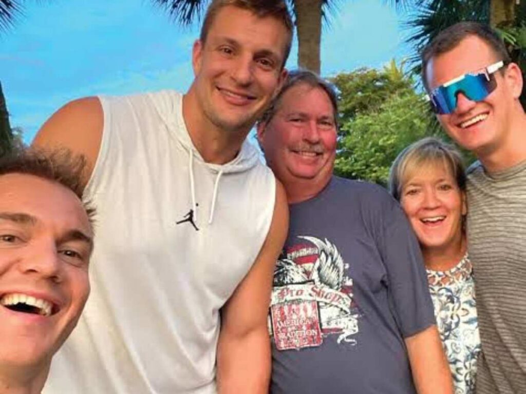 What did Rob Gronkowski’s parents do for a living?