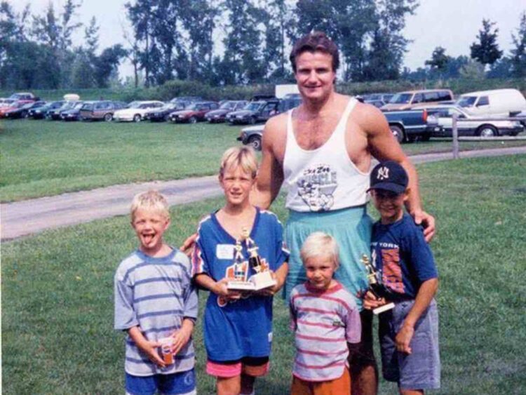 Who are Rob Gronkowski's parents, Gordon Gronkowski and Diane Walters?